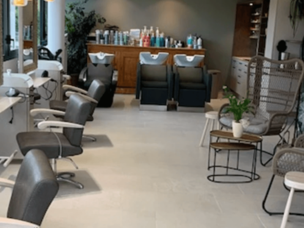 Salon moderne et lumineux à vendre à Chavanod