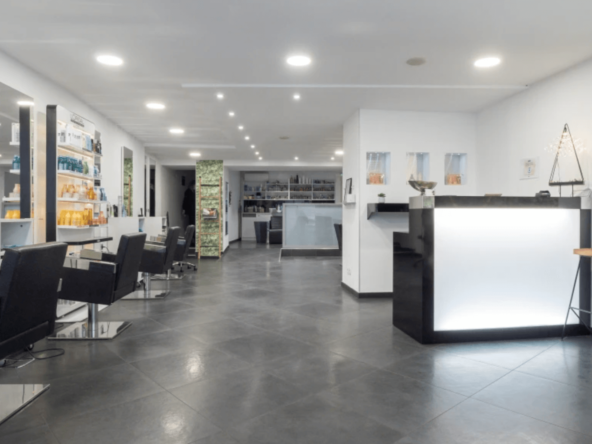 Salon lumineux et moderne à vendre à Monistrol-sur-Loire