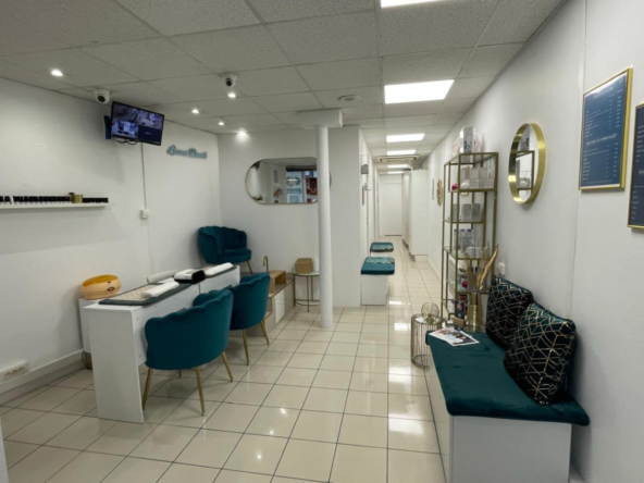 Institut de beauté à Paris, 60 m², 4 cabines, CA 130K€, emplacement