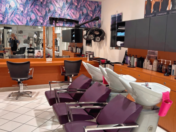 Salon de Coiffure Moderne à Vendre – Emplacement Idéal et Potentiel de Croissance