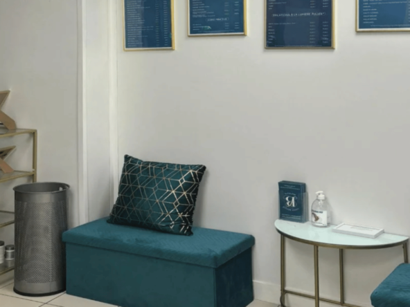 Institut de beauté situé à proximité du métro des Lilas, offrant des soins variés et une clientèle fidèle. Local rénové, équipe qualifiée, CA solide. À saisir !