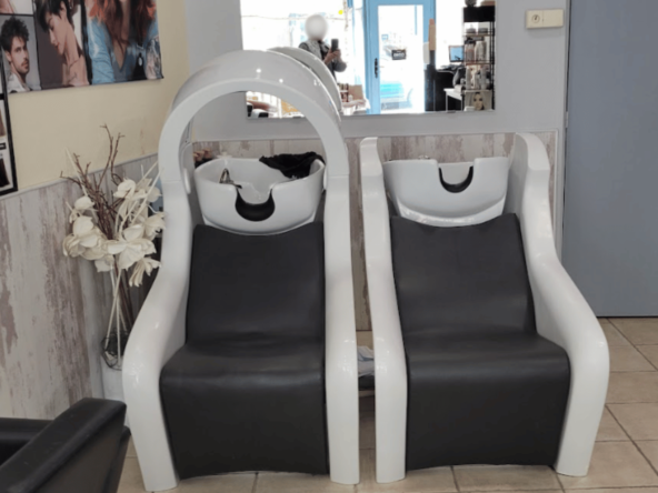 Salon de coiffure moderne de 70 m², rénové, avec clientèle fidèle et équipements complets. CA HT 72 000 €. Loyer 386 €/mois. Prix de vente : 50 000 €.