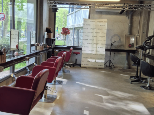 Salon de coiffure moderne à vendre à Saint-Étienne