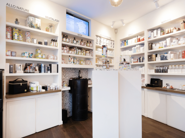 Institut de beauté clé en main à Paris 14e, 80m², 270K€ CA, 5 cabines, équipements haut de gamme, clientèle fidèle. À saisir !