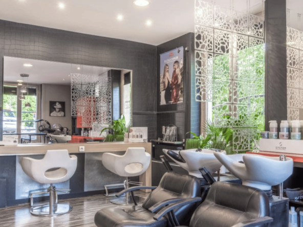 Salon de coiffure à vendre à Lyon, face à l’Ile Barbe.