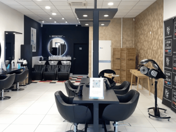 Salon de coiffure 90 m² à Terville, équipe en place, clientèle fidèle, entièrement équipé, fort potentiel de développement.