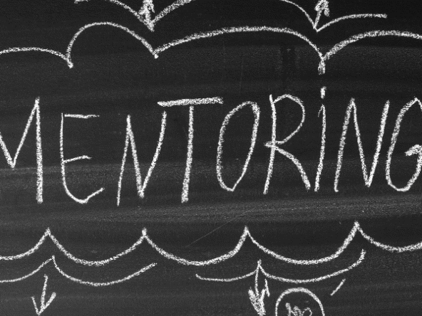Former son équipe en devenant mentor crée plus d’engagement, plus de motivation et plus de performance dans votre salon. Découvrez comment y parvenir.