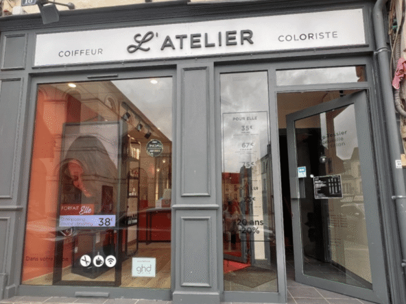 Salon de coiffure à vendre au cœur de la ville, emplacement idéal, équipe fidèle et clientèle régulière. Opportunité clé en main à saisir !