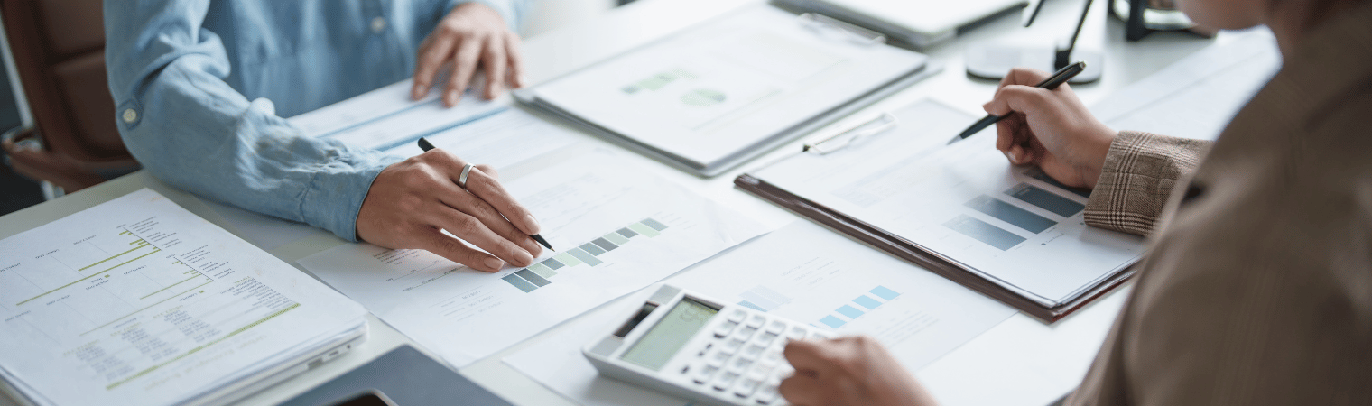 Quels chiffres demander avant d’acheter un salon de coiffure ? Chiffre d’affaires, charges, rentabilité : les indicateurs clés à analyser avant de vous lancer.