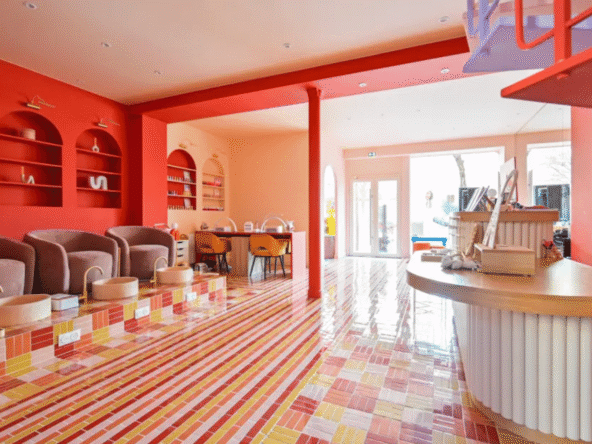 Concept de salon beauté familial à vendre, dédié aux enfants et aux parents. Établissement moderne, clé en main, avec équipe en place et fort potentiel.